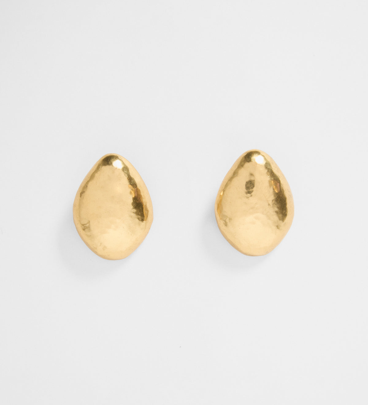 Oval golden earring