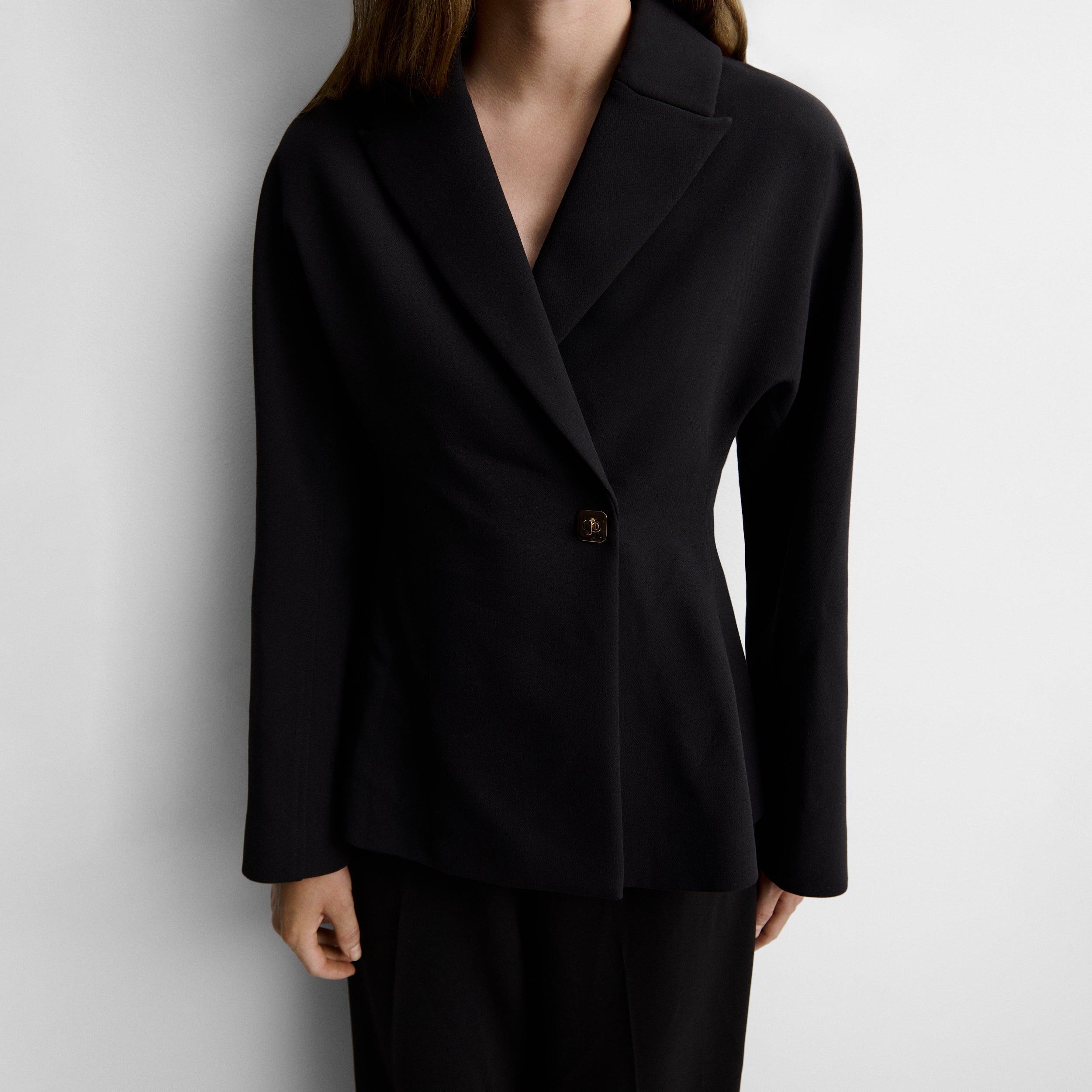 Chaqueta corta entallada