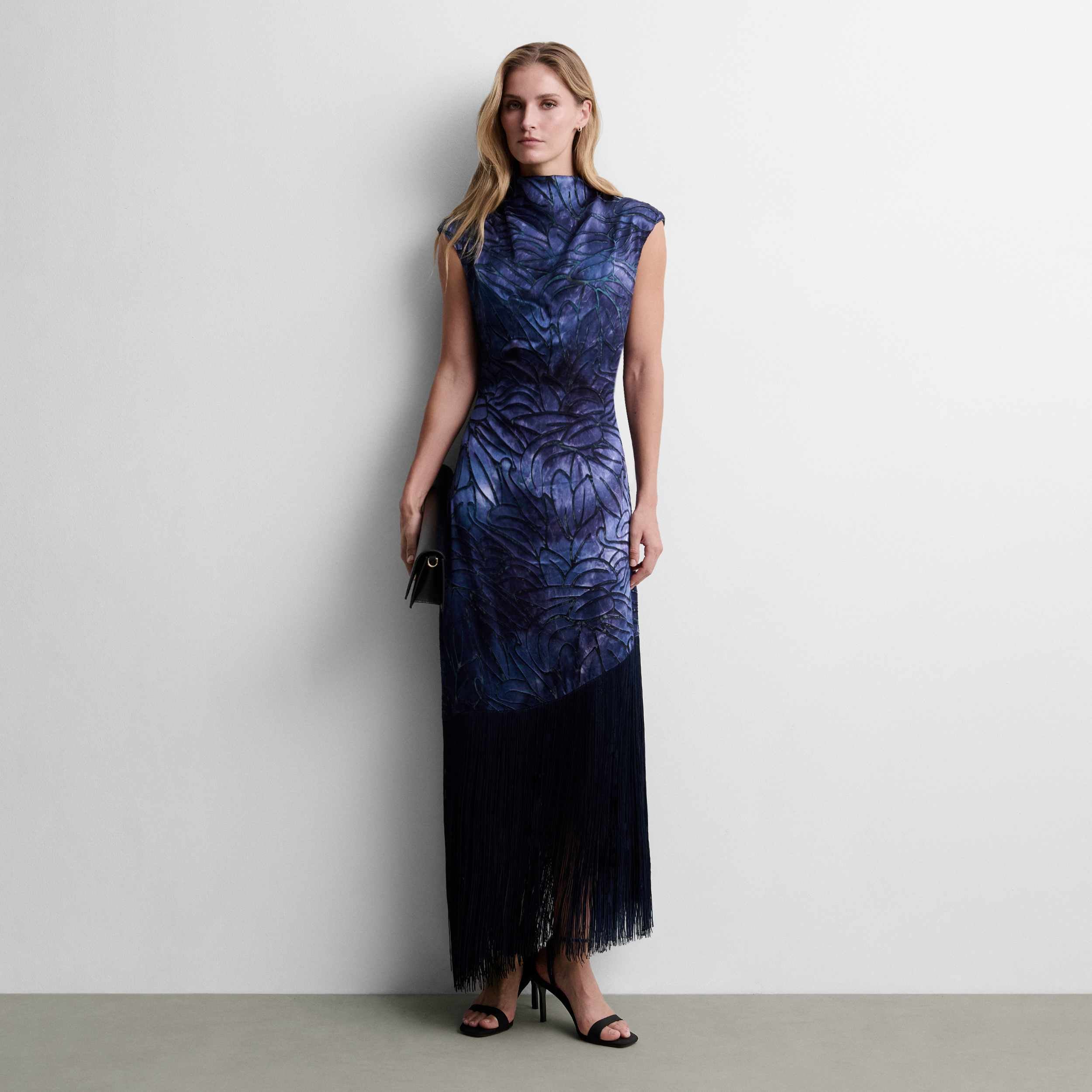 Vestido midi flecos