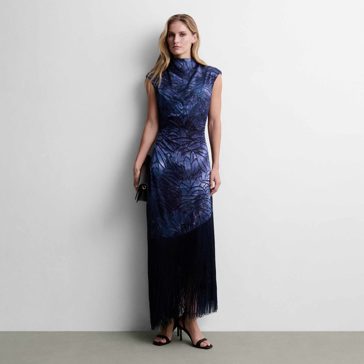 Vestido midi flecos