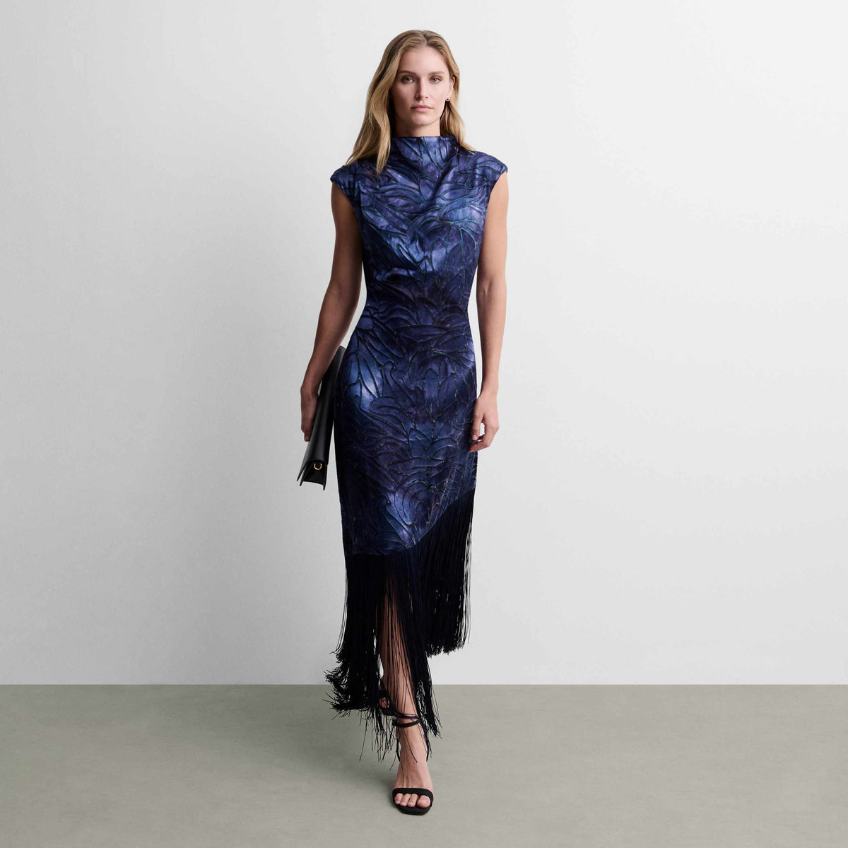 Vestido midi flecos