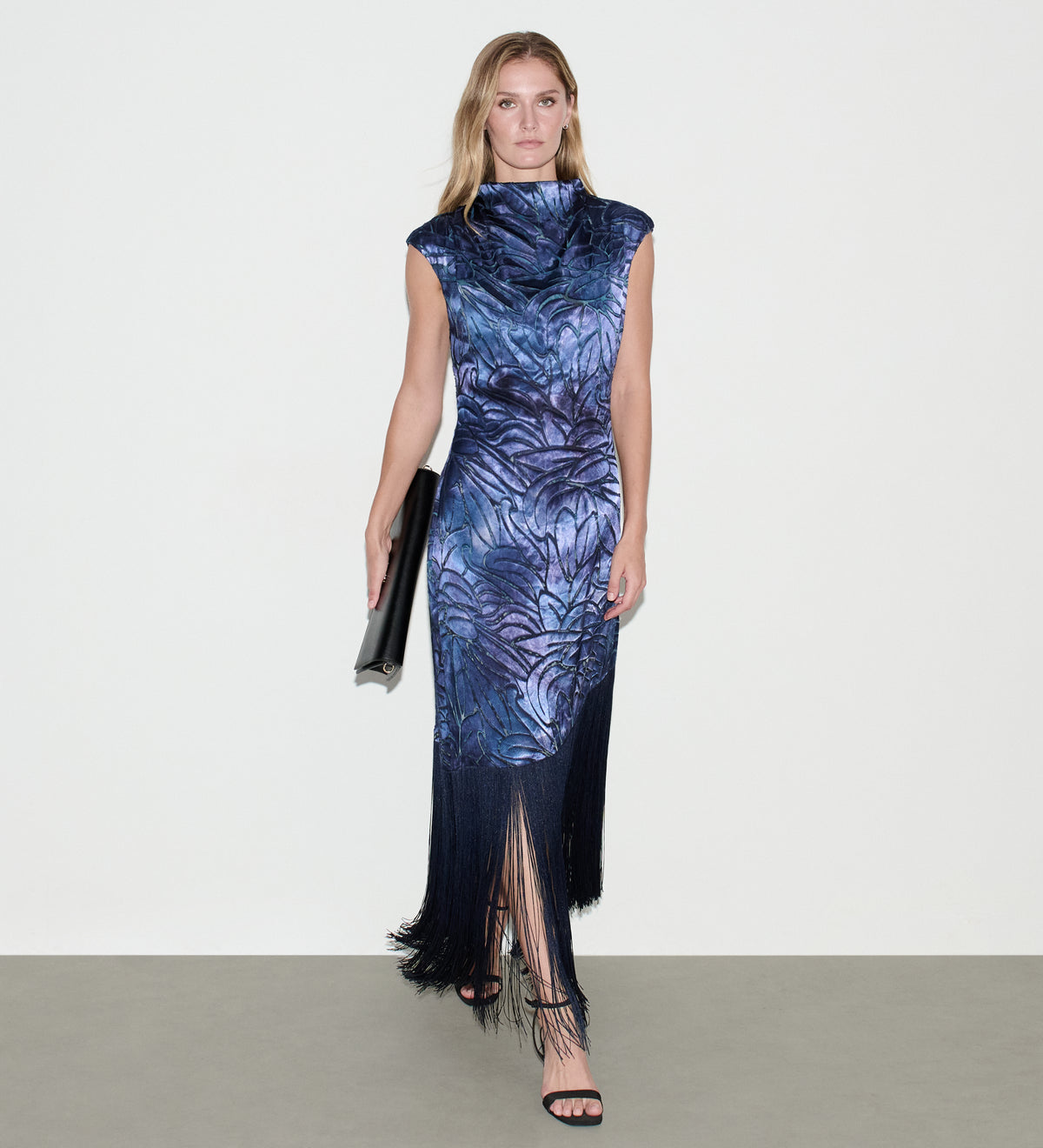 Vestido midi flecos
