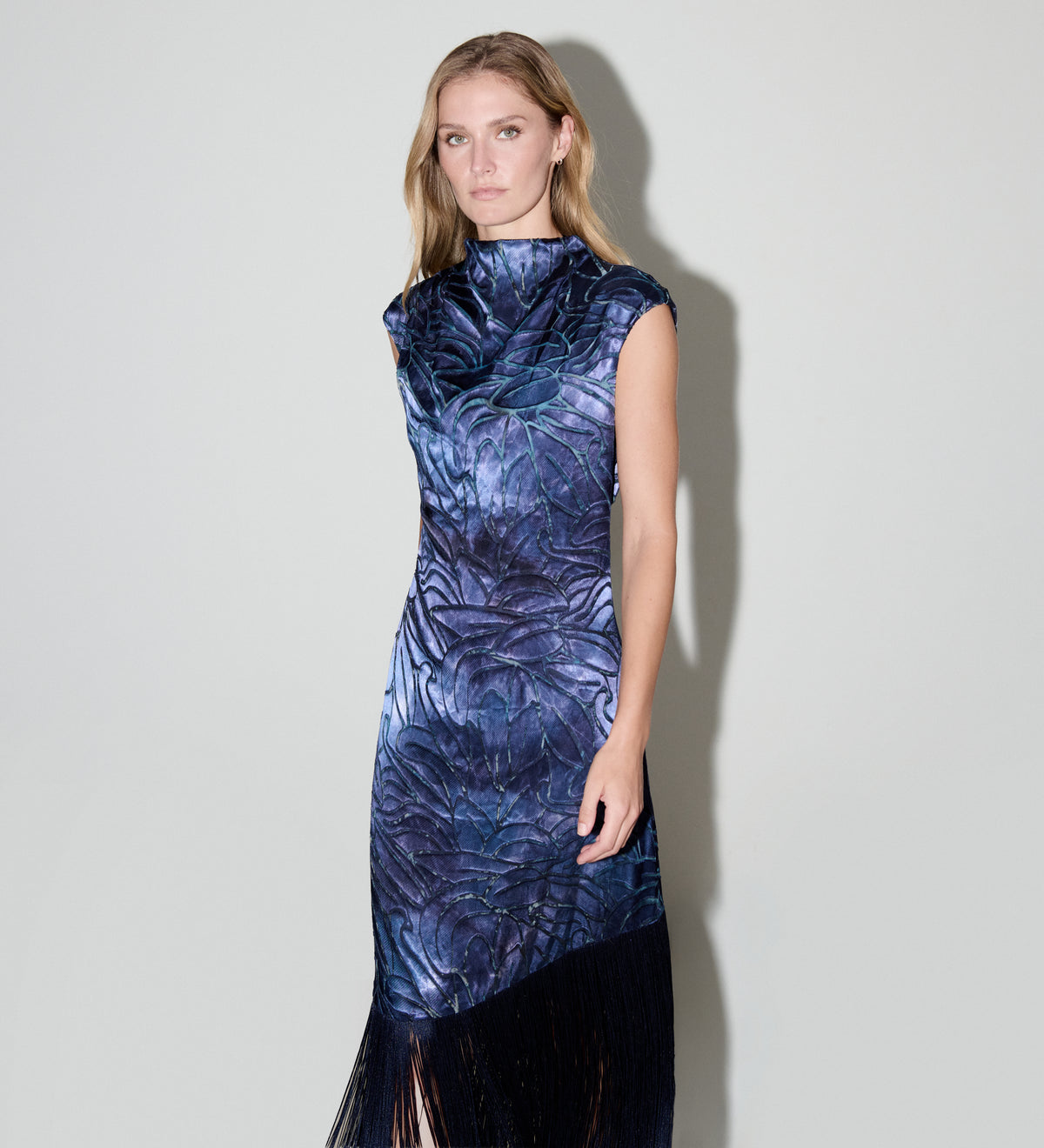 Vestido midi flecos