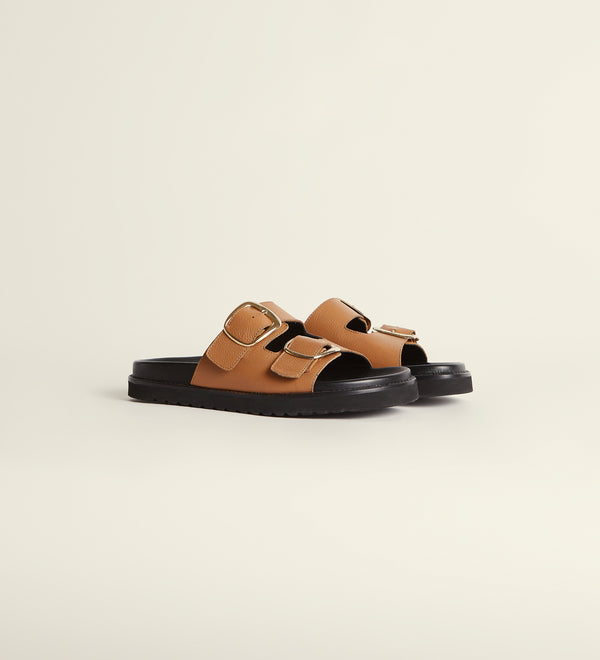 Flat leather sandal