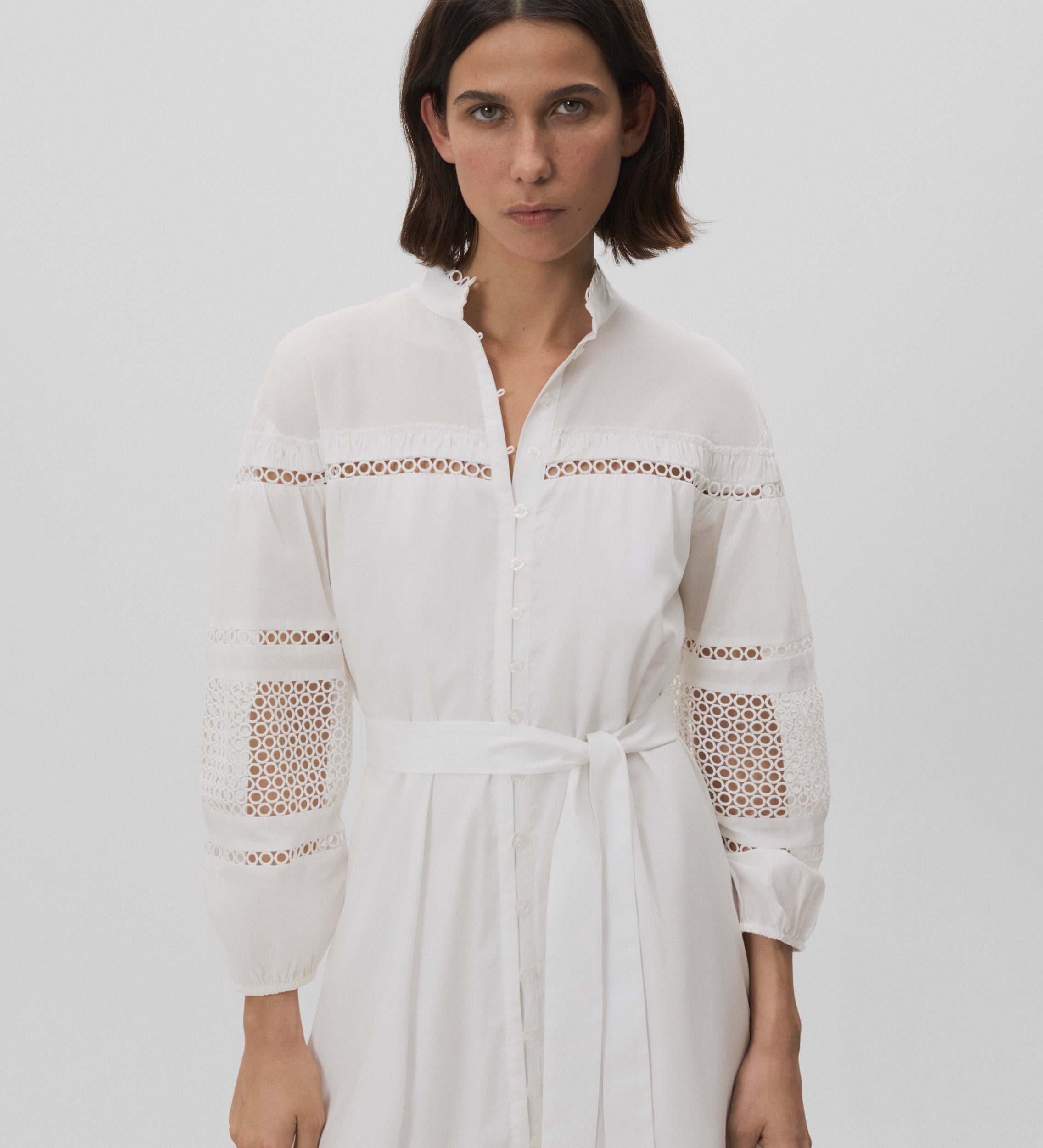 Robe en coton bordée