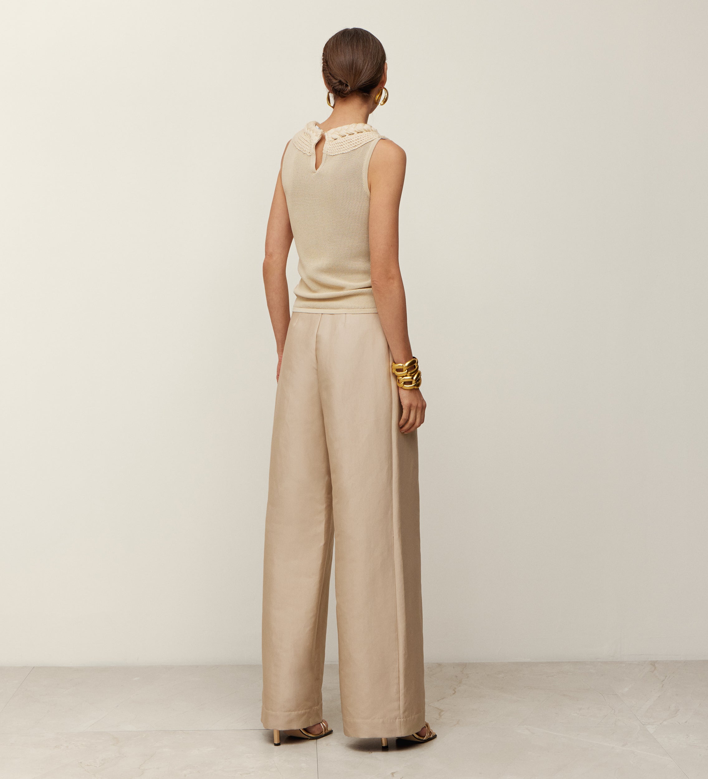 Wide pleated trousers