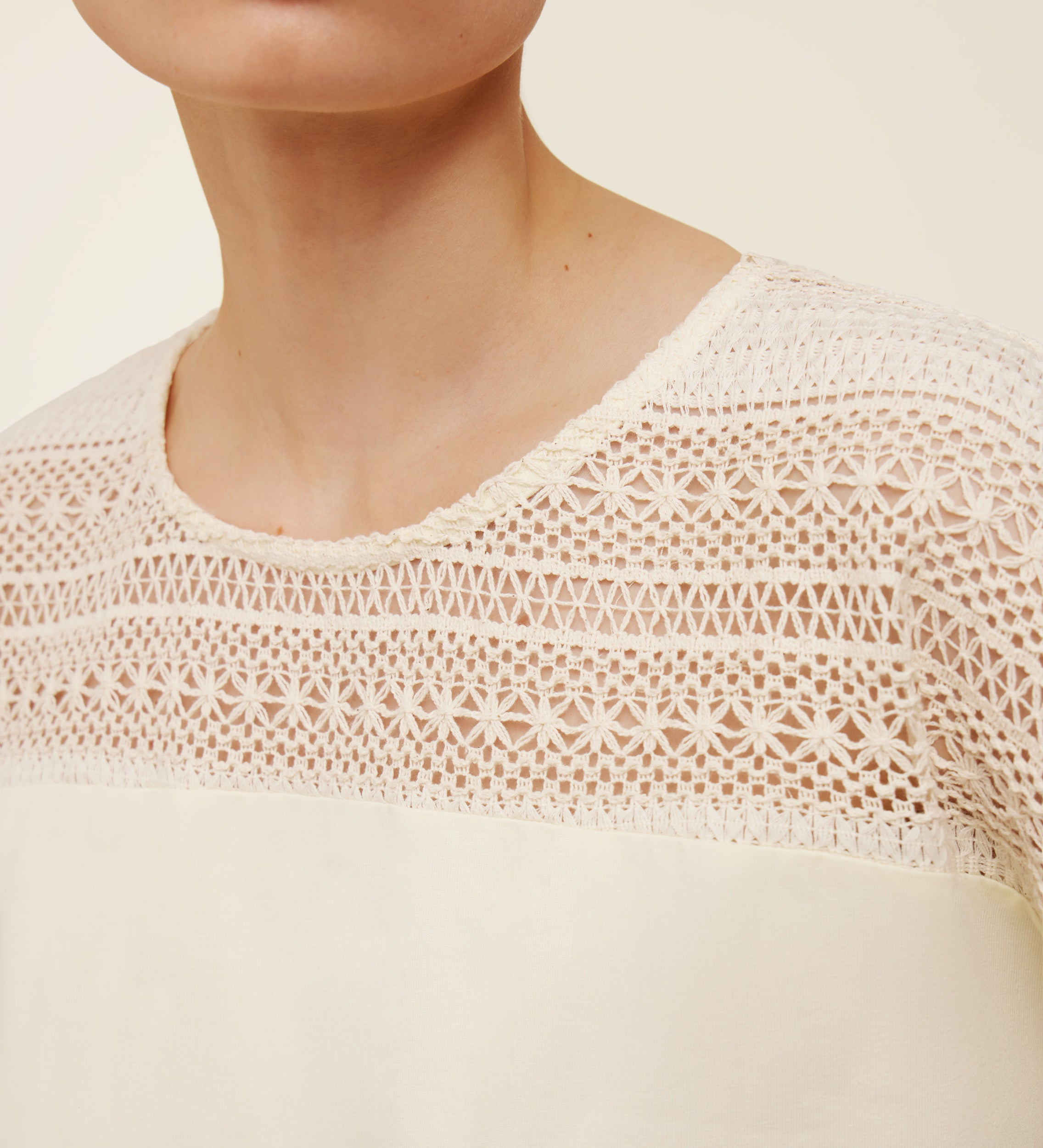 Two-material crochet t-shirt