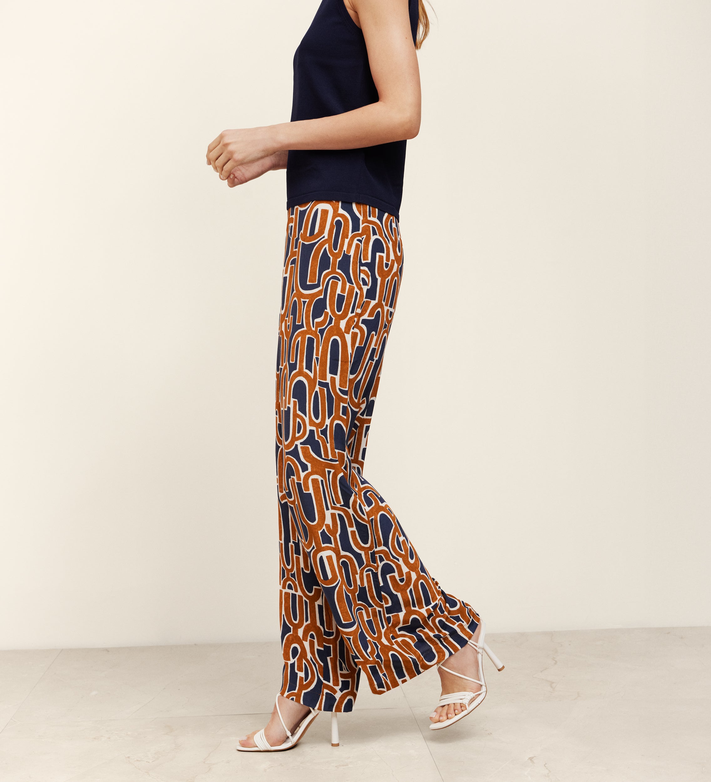 Flowy printed trousers