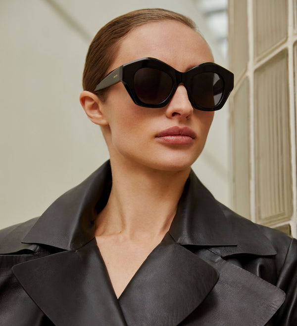 Oversized oval sunglasses
