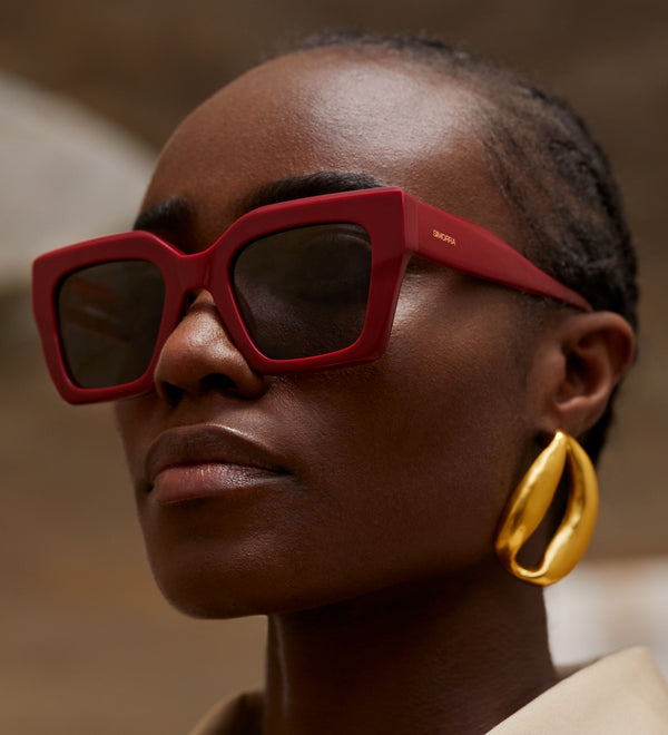 Oversized cat eye sunglasses