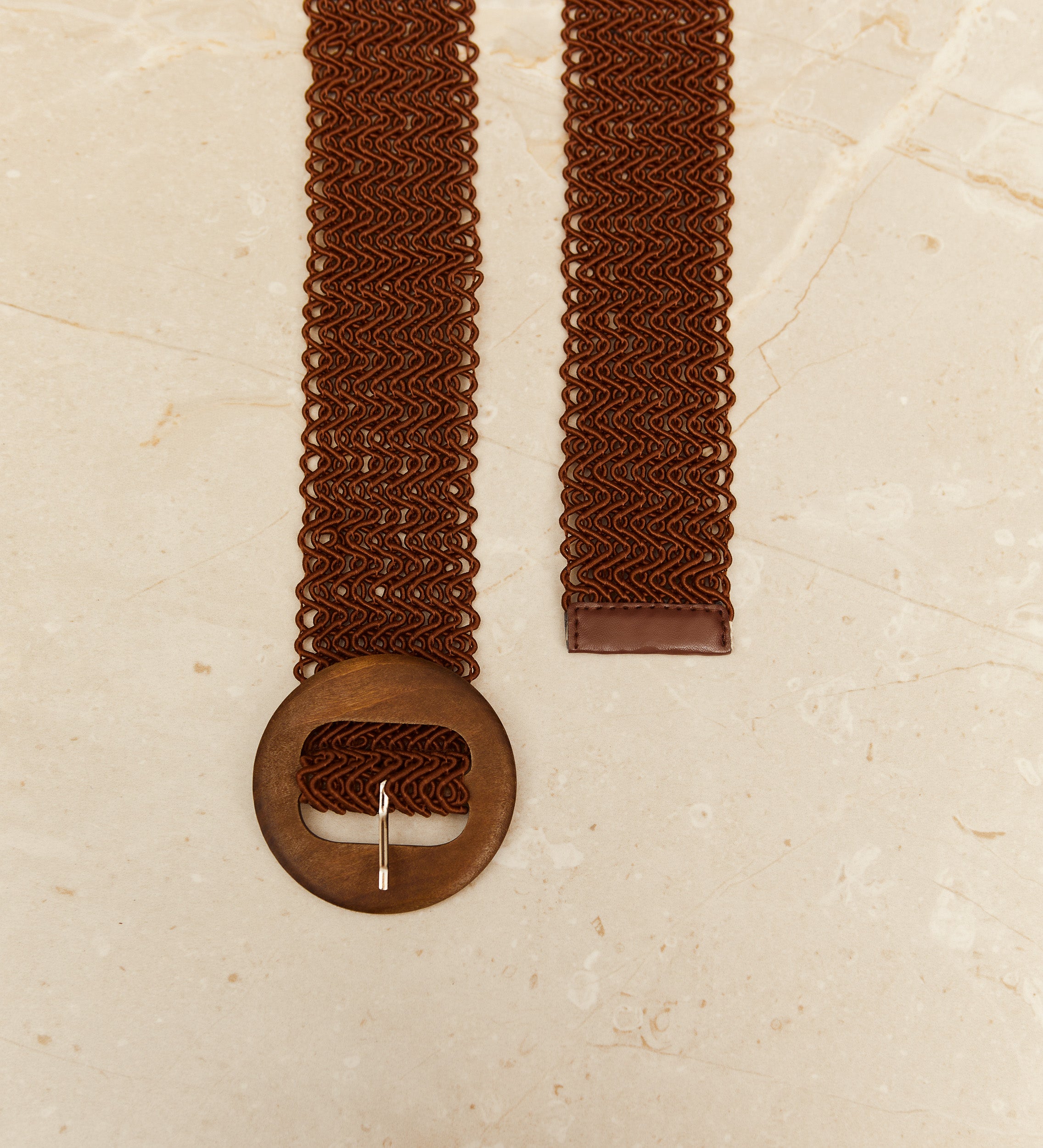 Intertwined rope belt with wooden buckle