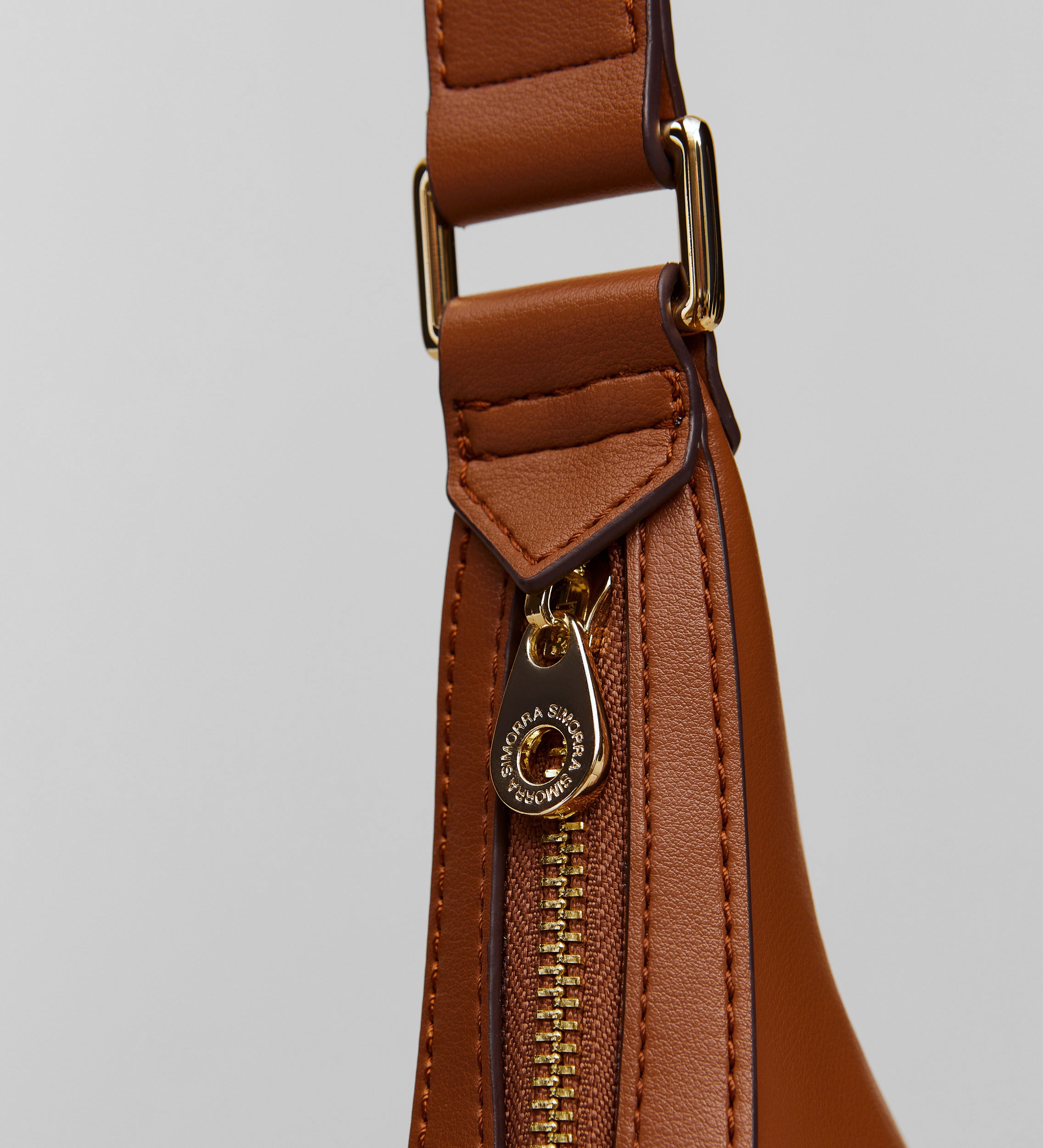 Structured shoulder bag