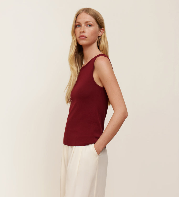 Tricot top with armholes