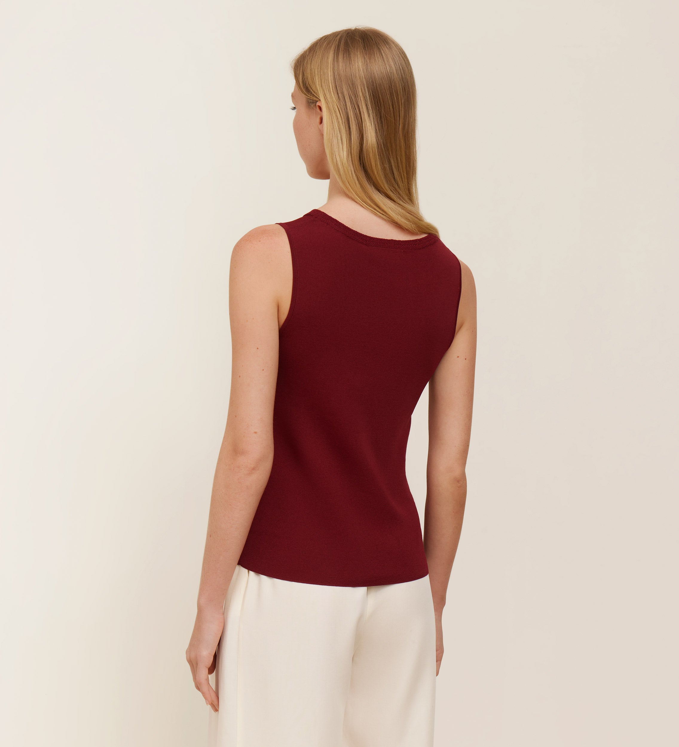 Tricot top with armholes