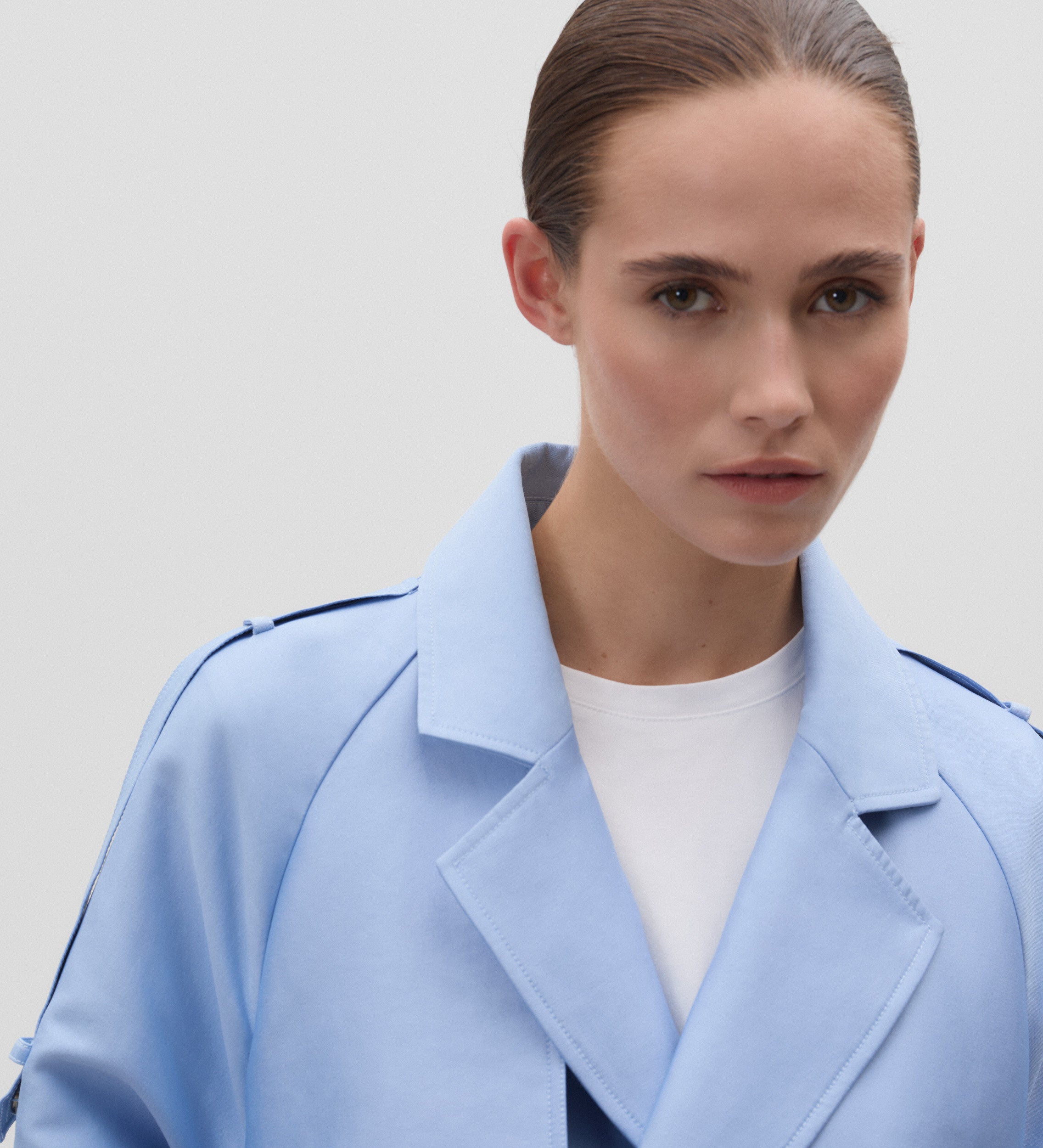 Gabardina cinturón lazada