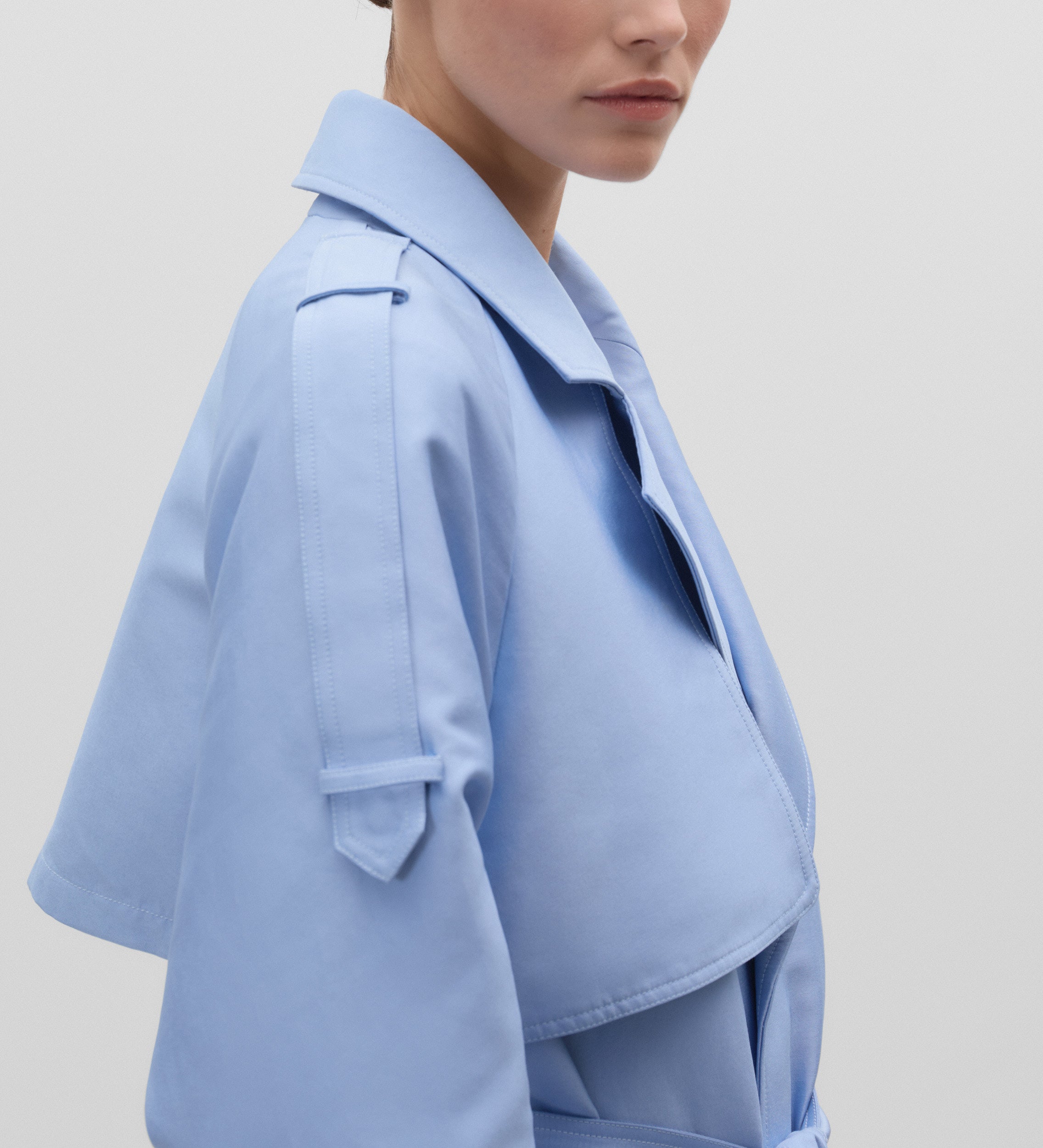 Gabardina cinturón lazada
