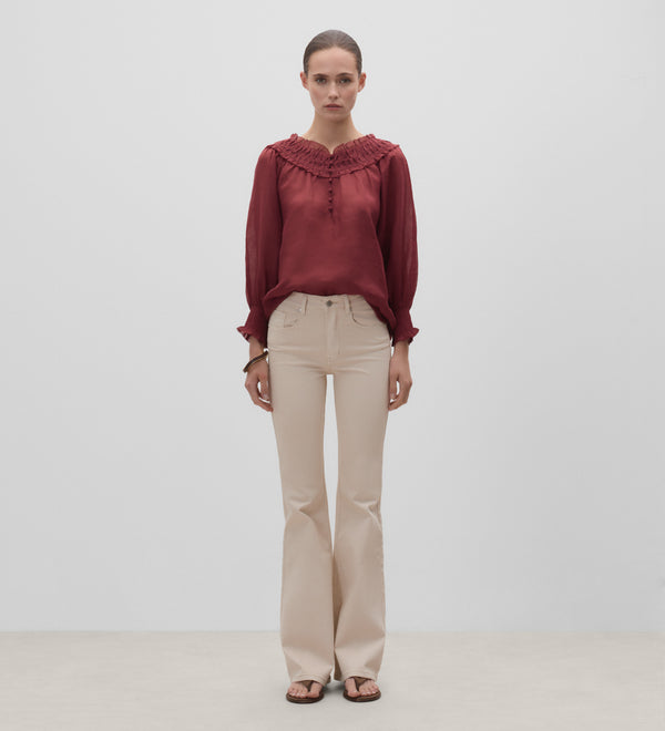 Pantalón vaquero acampanado
