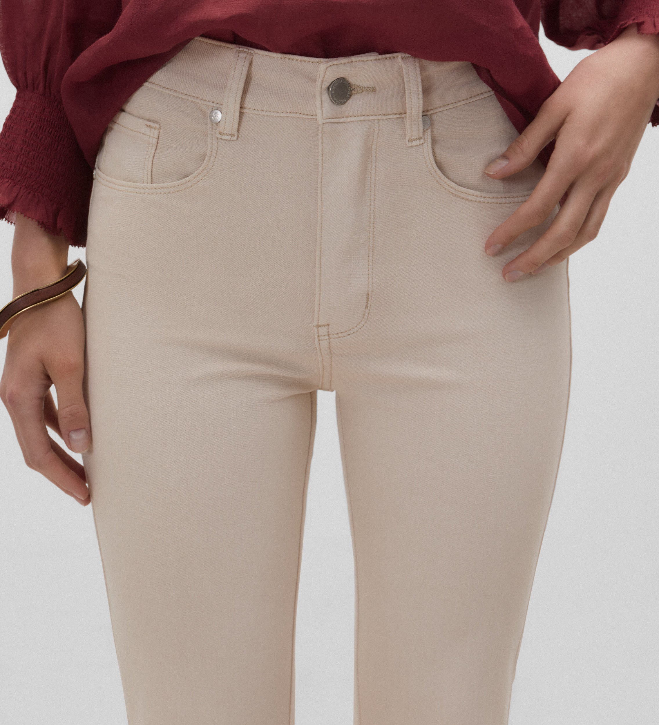 Pantalón vaquero acampanado