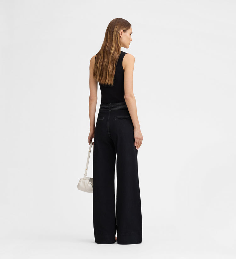 Pantalón denim pespuntes