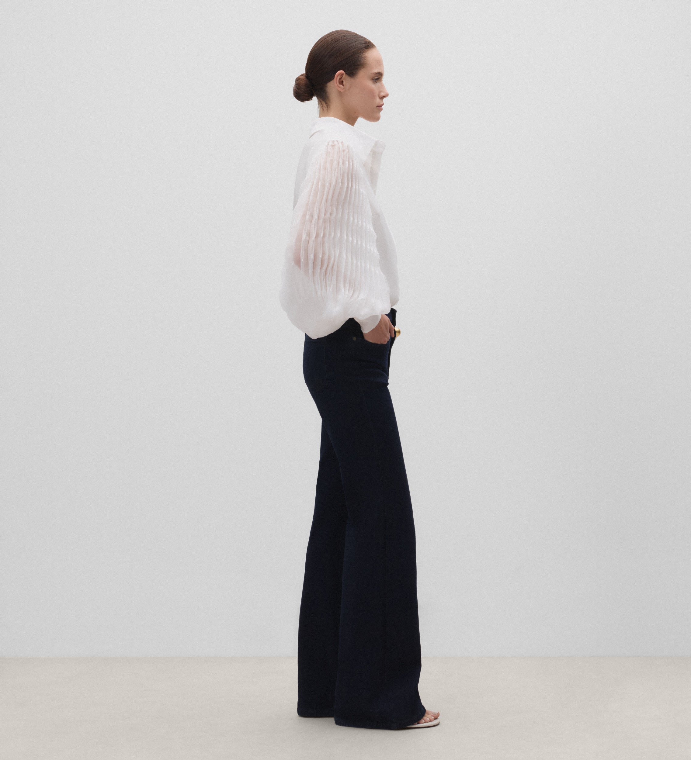 Pantalón vaquero acampanado