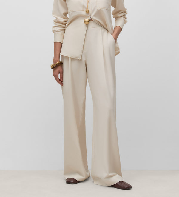 Wide pleated trousers