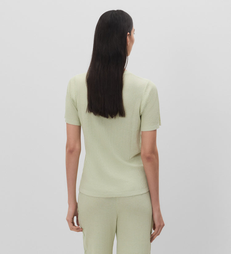 Top tricot eyelets