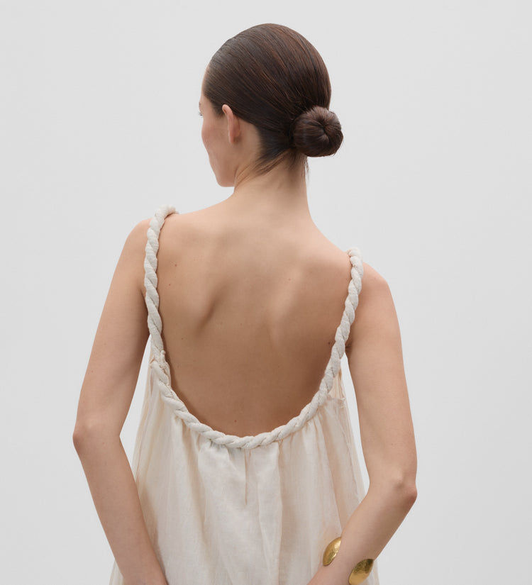 Vestido espalda descubierta