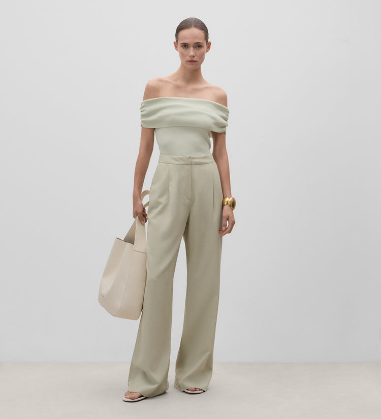 Wide pleated trousers