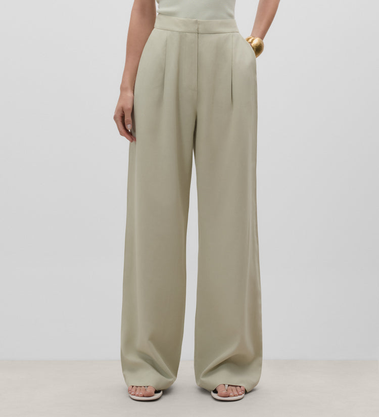 Wide pleated trousers