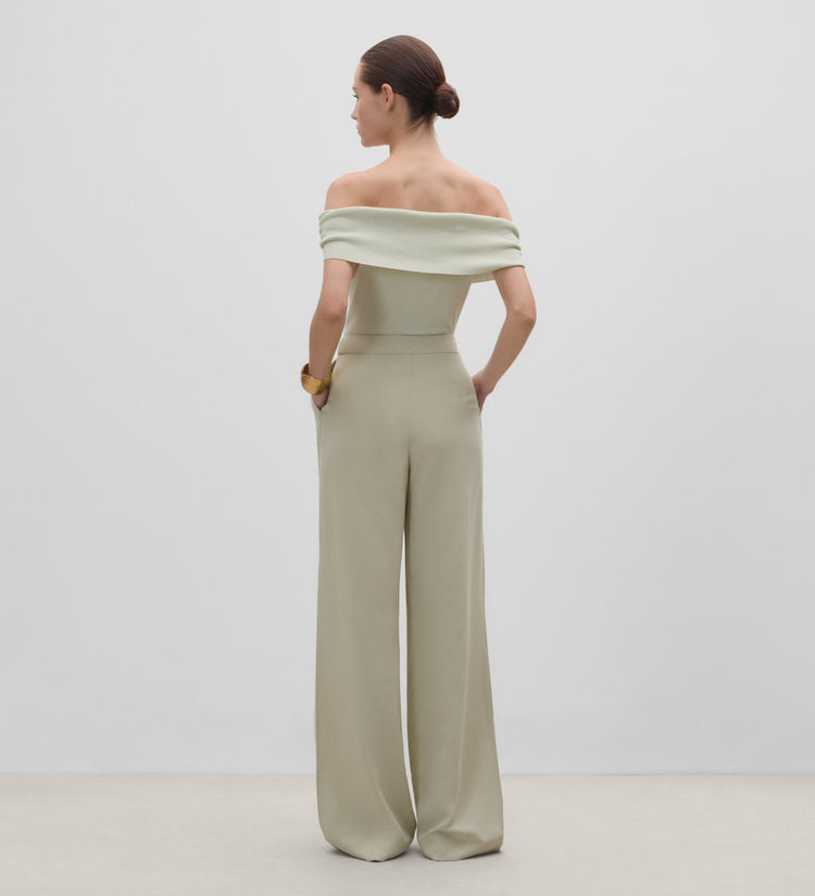 Wide pleated trousers