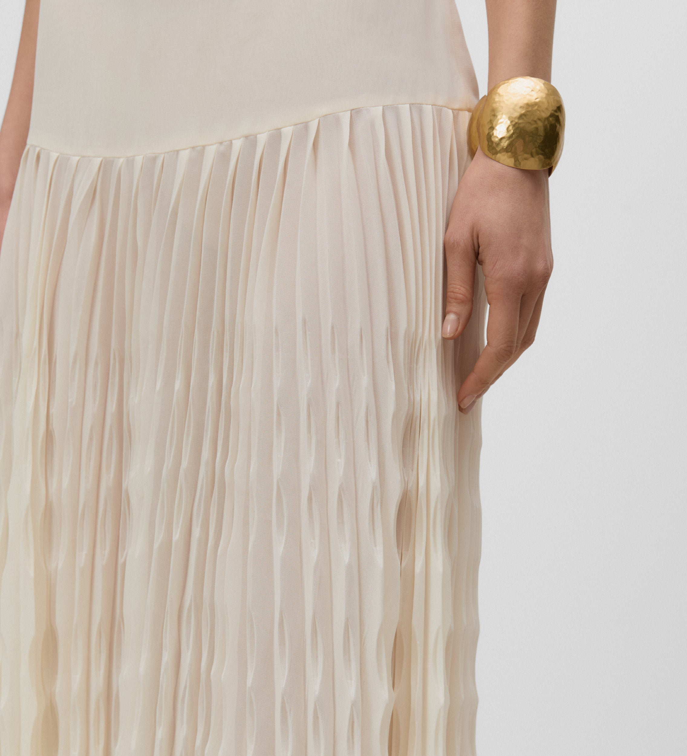 Long pleated skirt