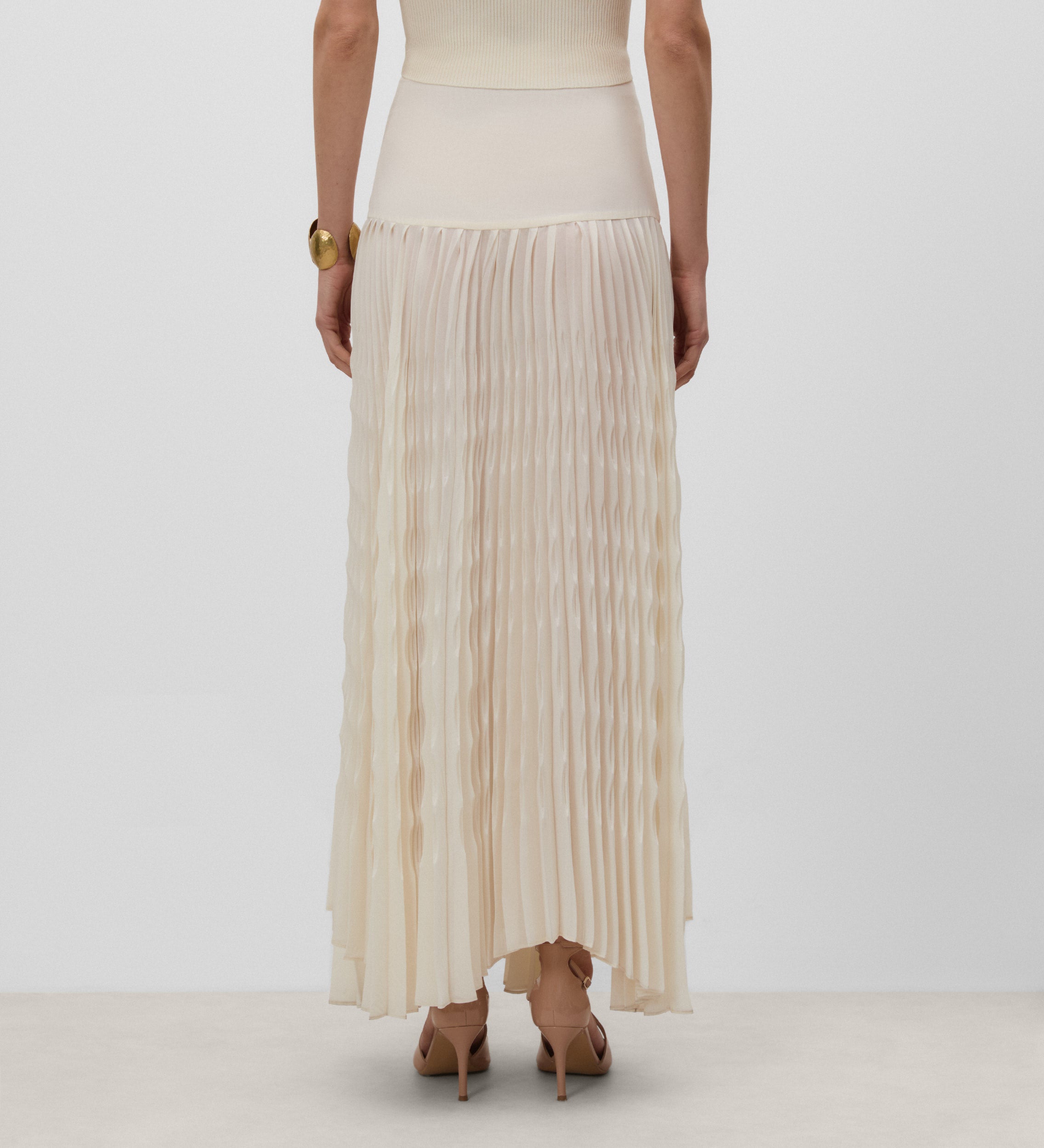 Long pleated skirt