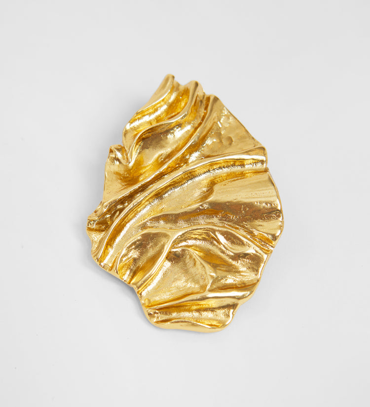 Three-dimensional oval earrings