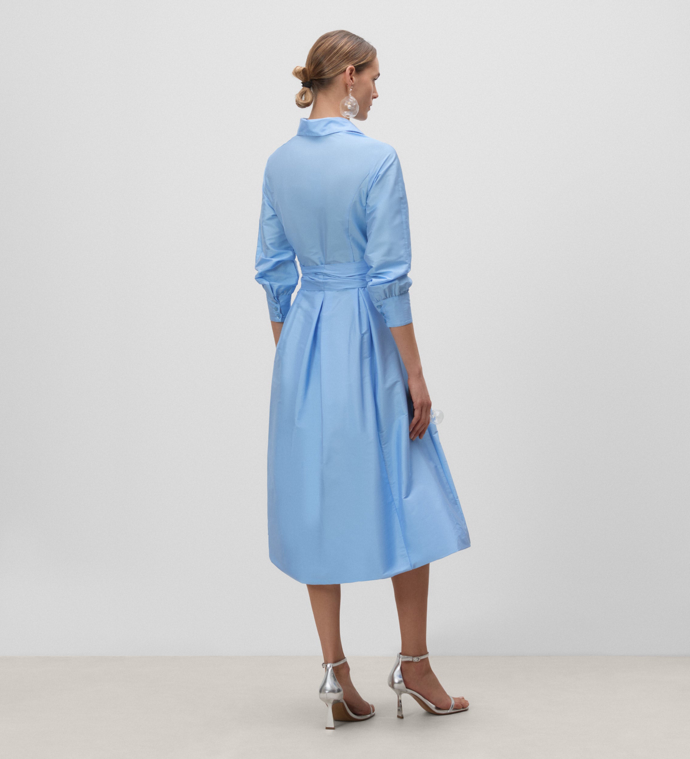 Long-sleeved midi dress