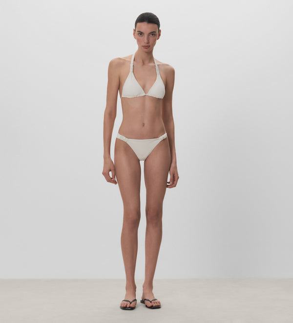 Braguita de bikini clásica