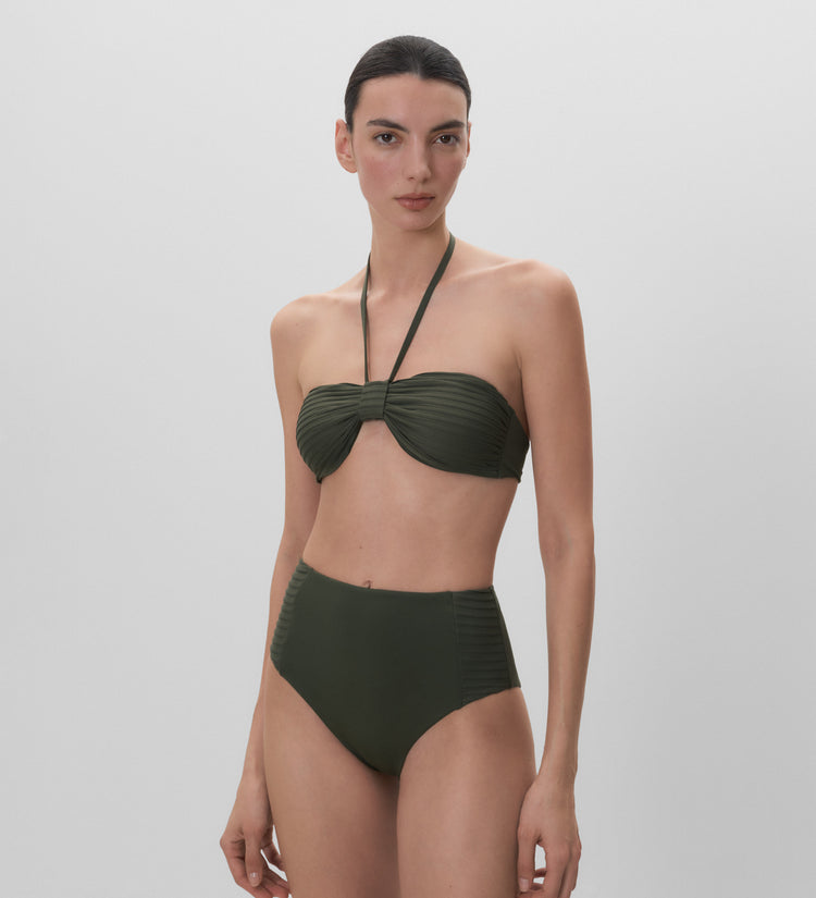Braguita de bikini tiro alto