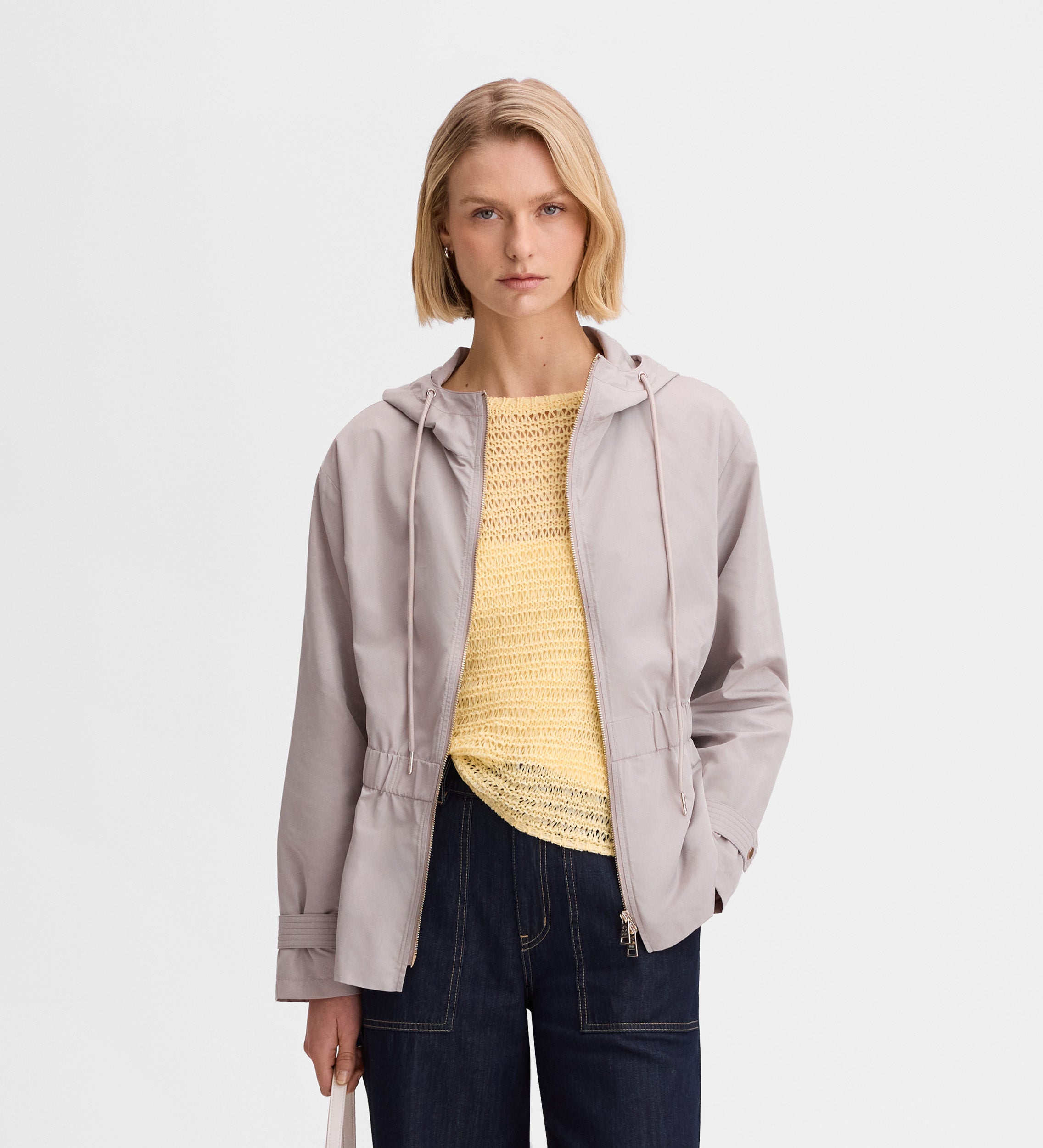 Parka corta entallada