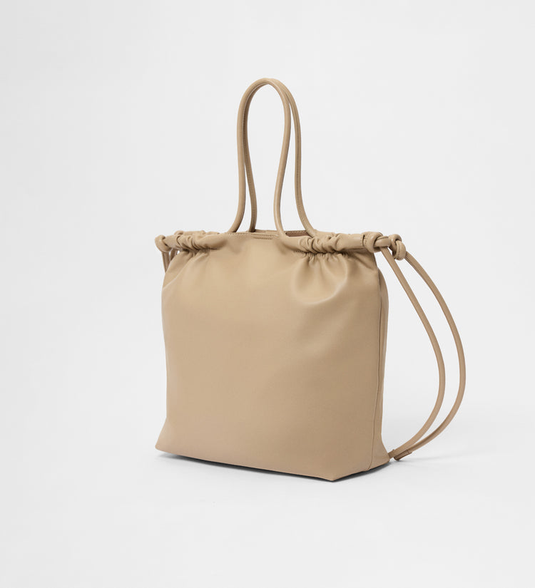 Leather shoulder bag