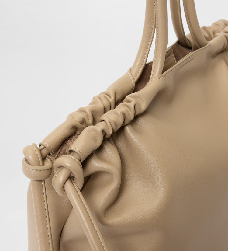 Leather shoulder bag