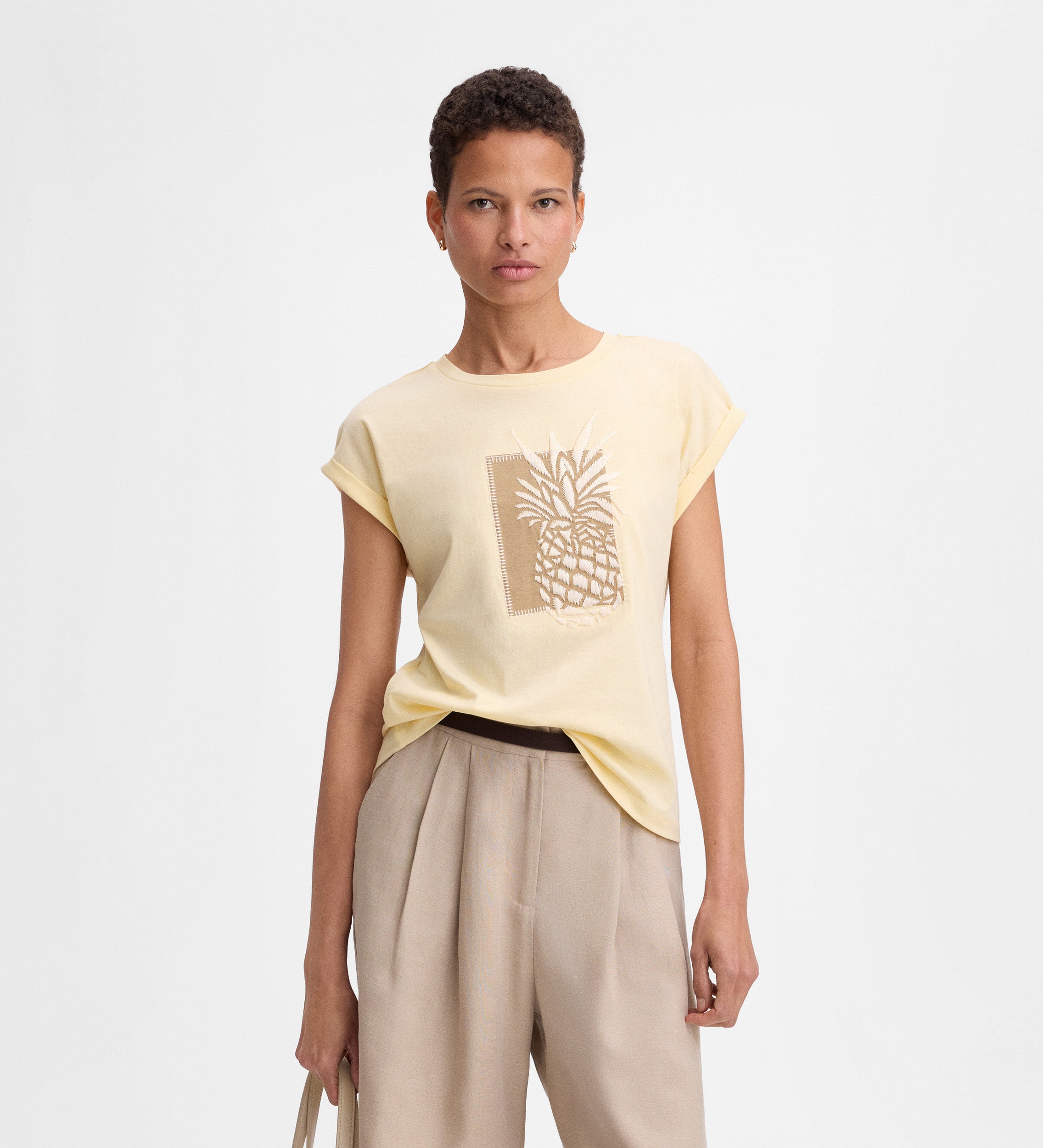 Camiseta con bordado