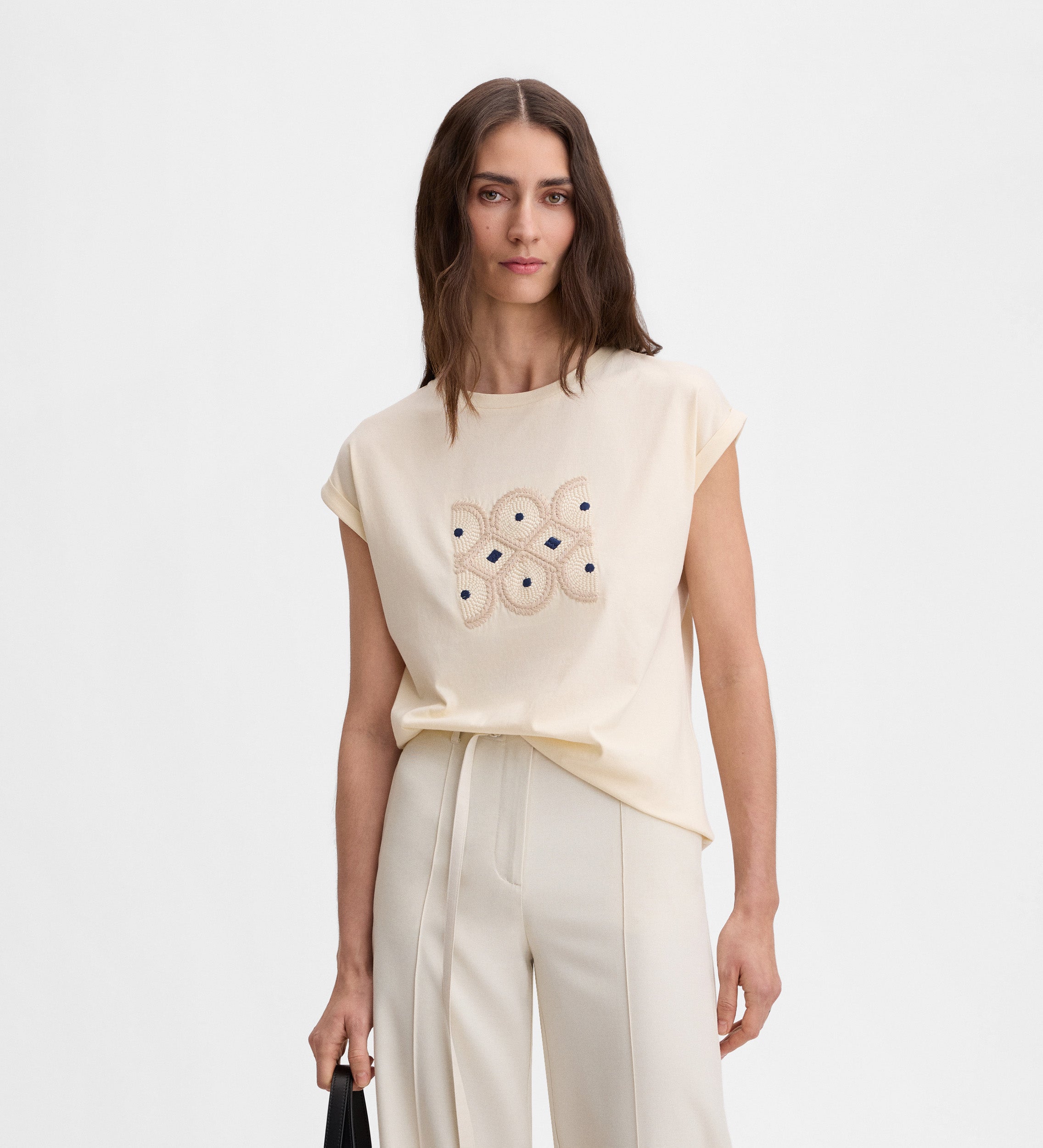 Camiseta con bordado