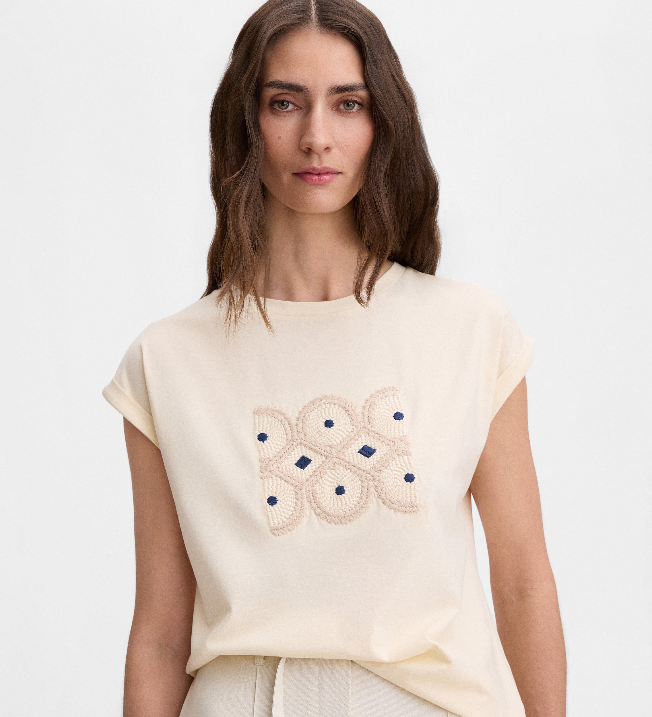 Camiseta con bordado