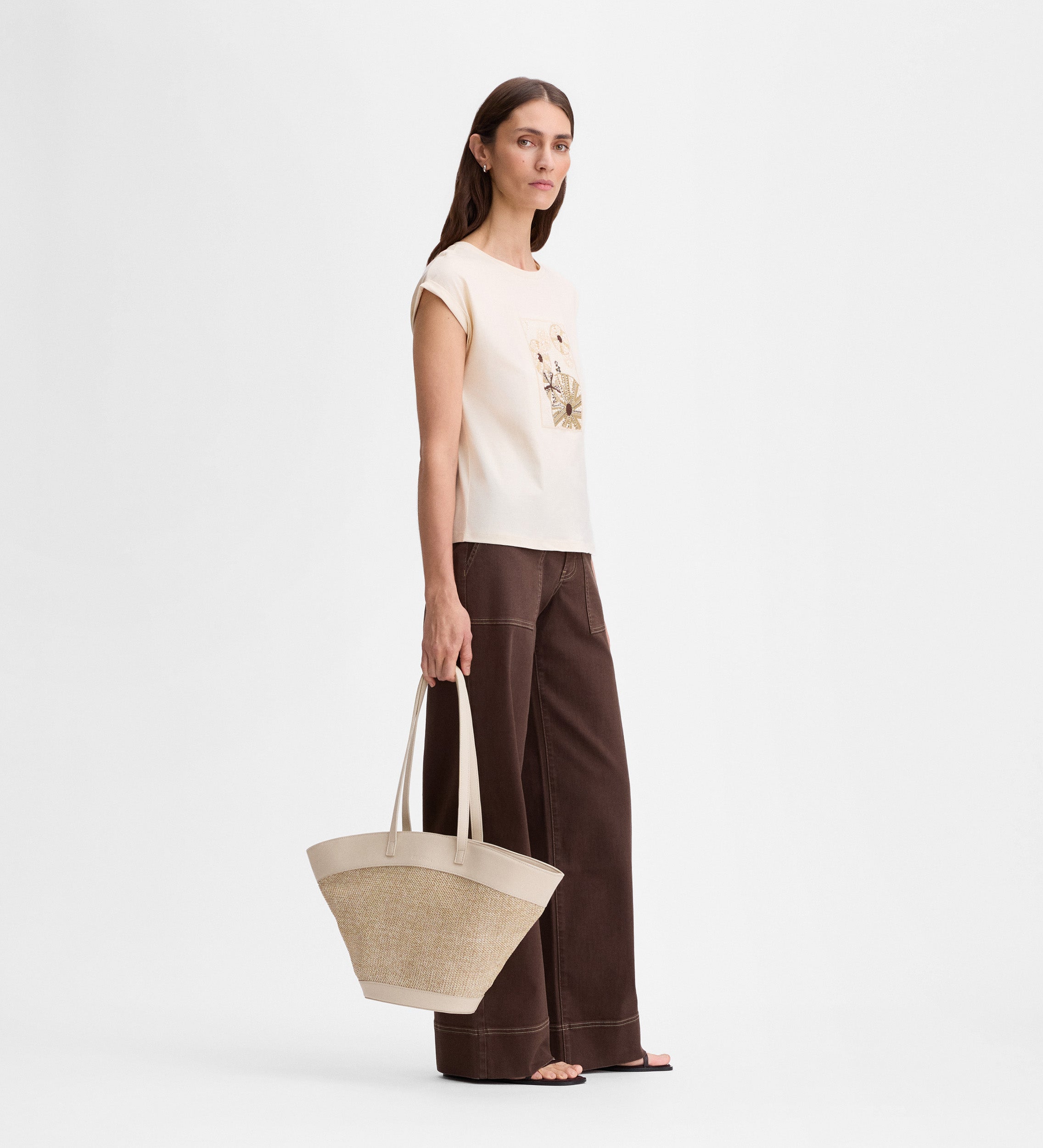 Camiseta con bordado