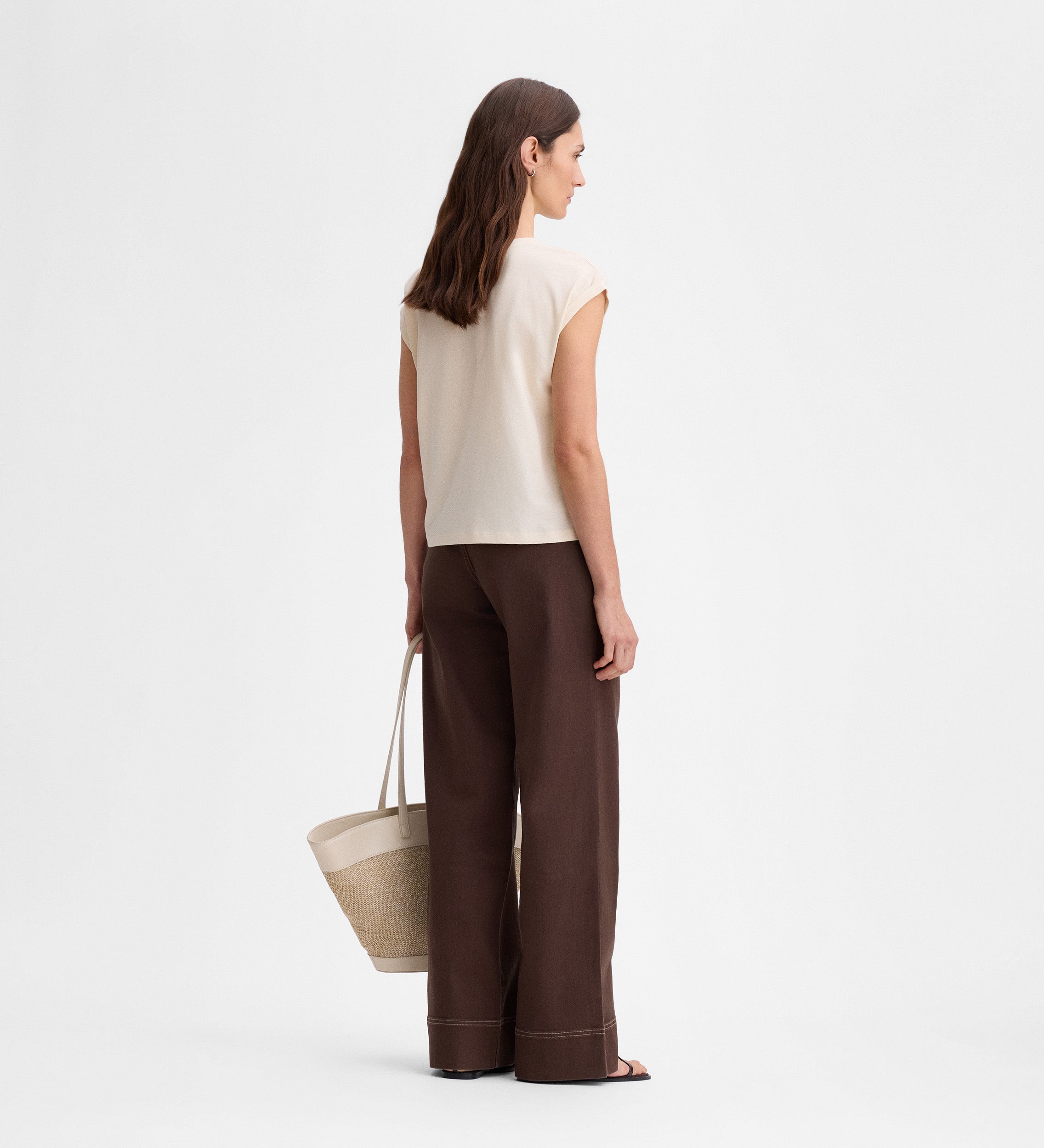 Camiseta con bordado