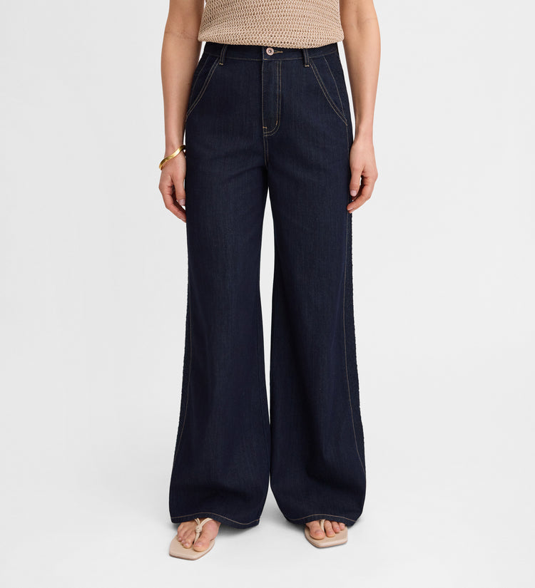 Embroidered wide-leg jeans