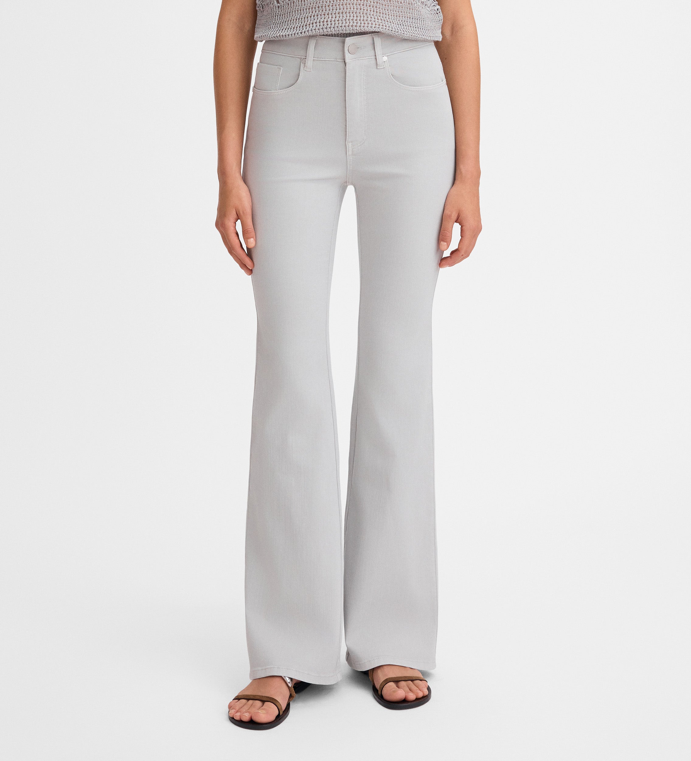 Pantalón vaquero acampanado