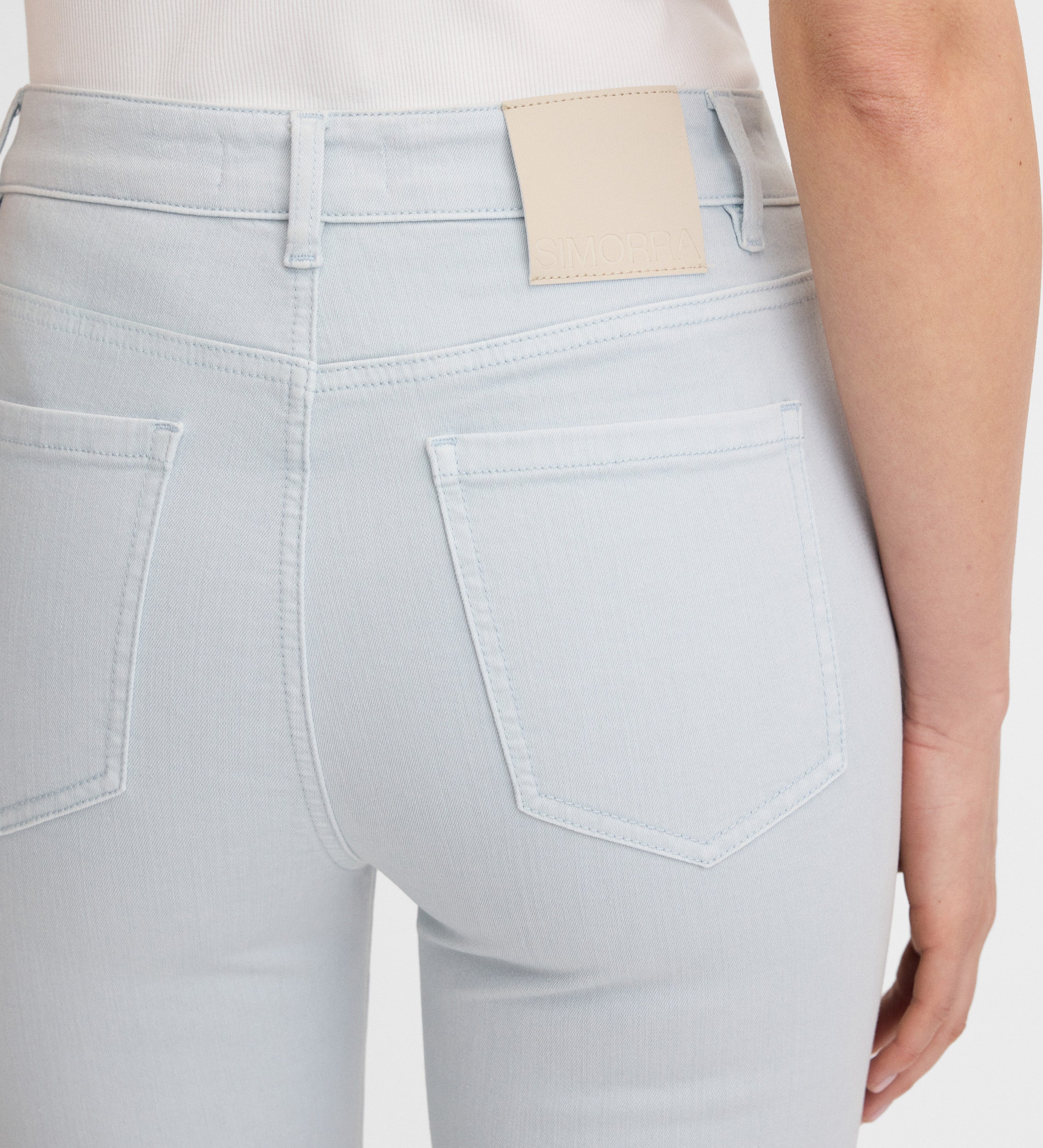 Slim pants