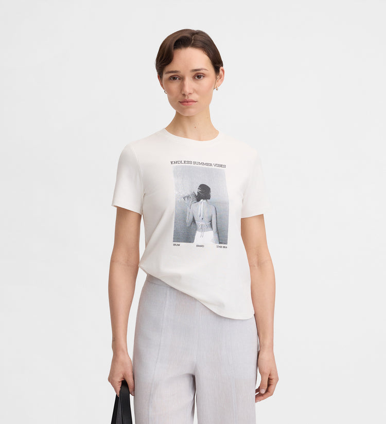 Camiseta con bordado