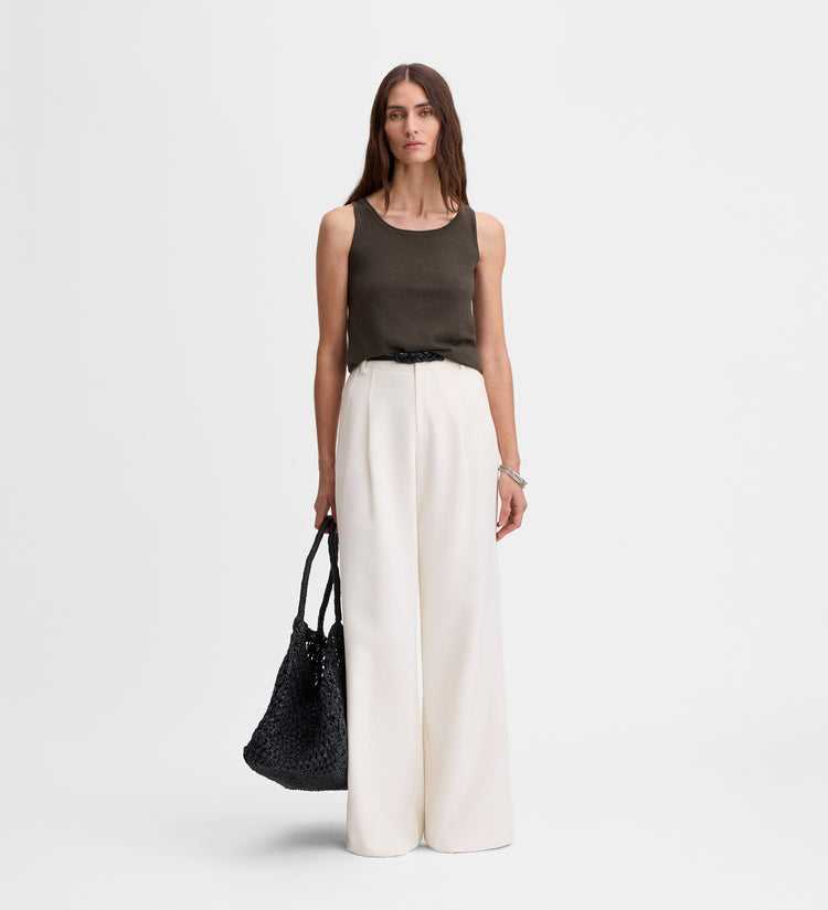 Sleeveless knit top
