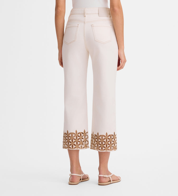 Pantalon court brodé décoratif